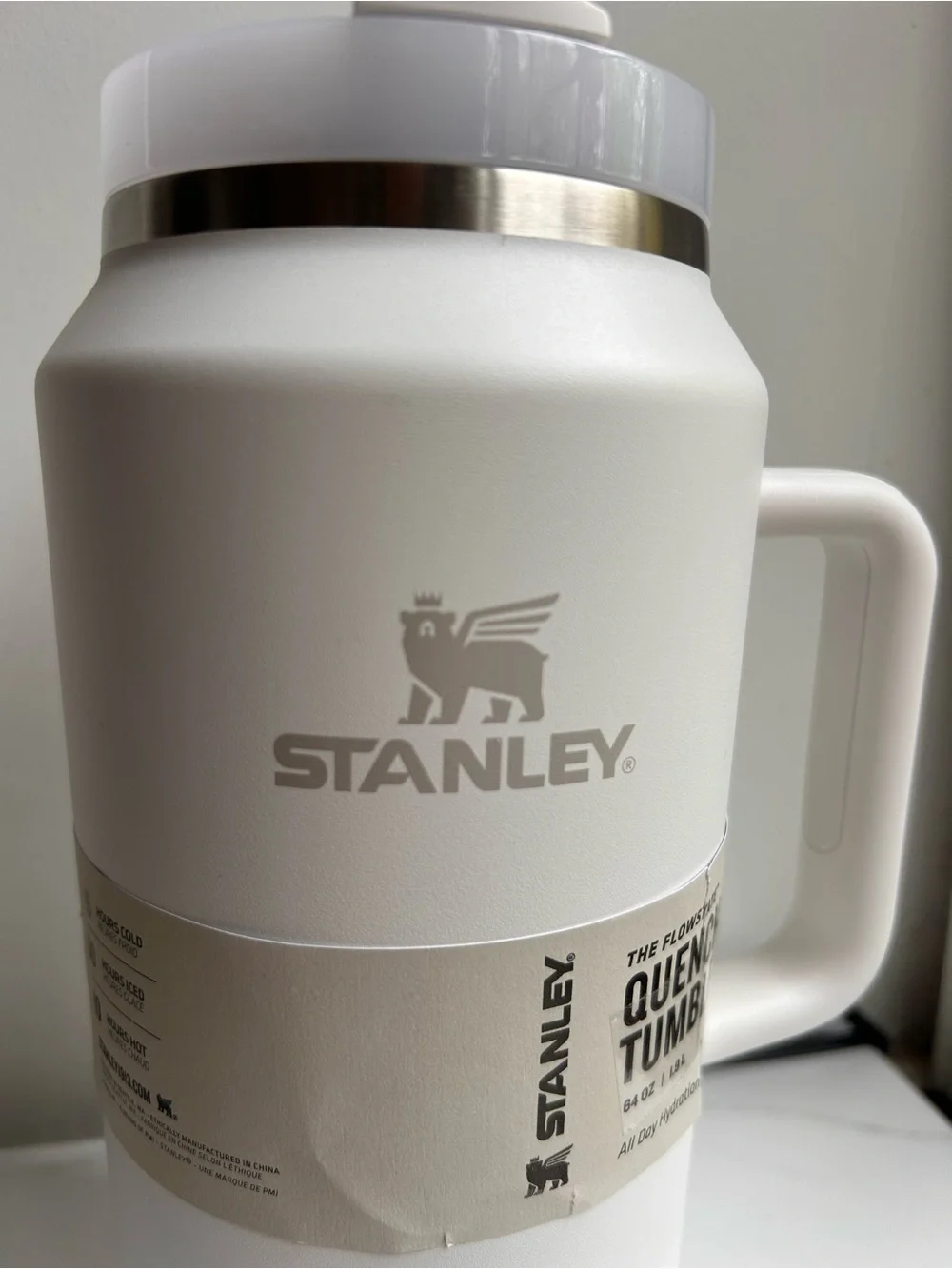 Stanley The Quencher H2.0 FlowState Tumbler 64 oz / 1.9L – White – NWT - Picture 4 of 6